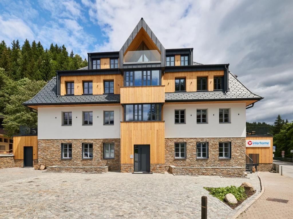 Prodej 1kk 36m2, v apartmánovém domě Máj, terasa, sklep, parkovací místo